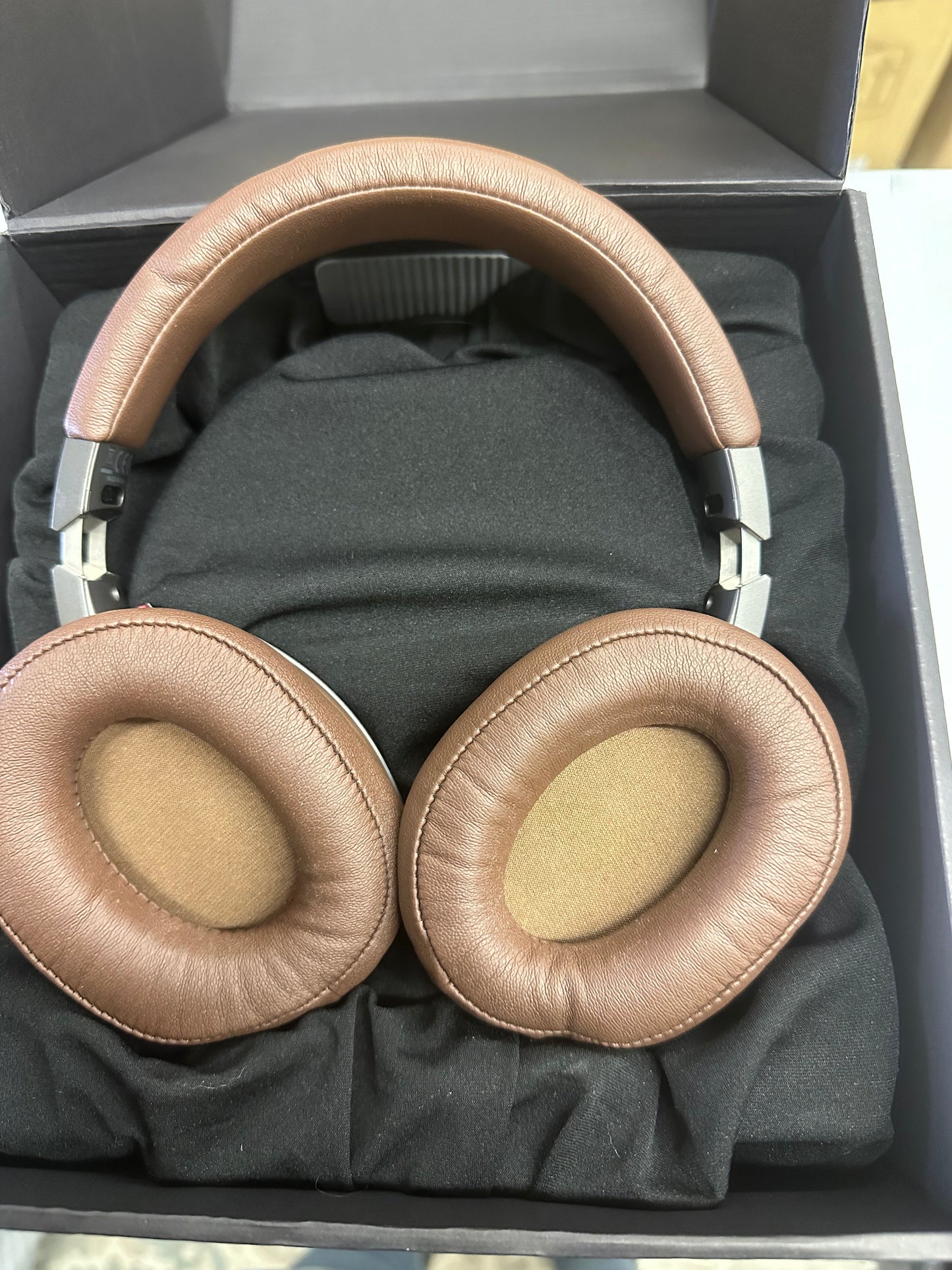 Audio-technica ATH-MSR7b Headphones